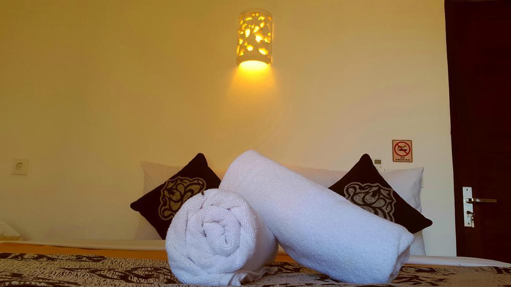 Kubu Sunset Guest House Nusa Lembongan  Ngoại thất bức ảnh